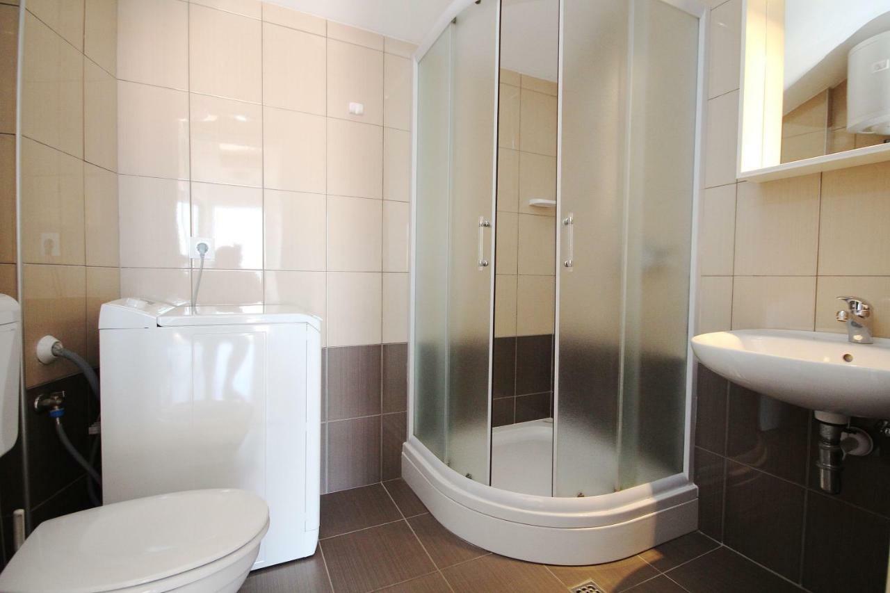 Apartmani Dalmacija Brela Exteriör bild